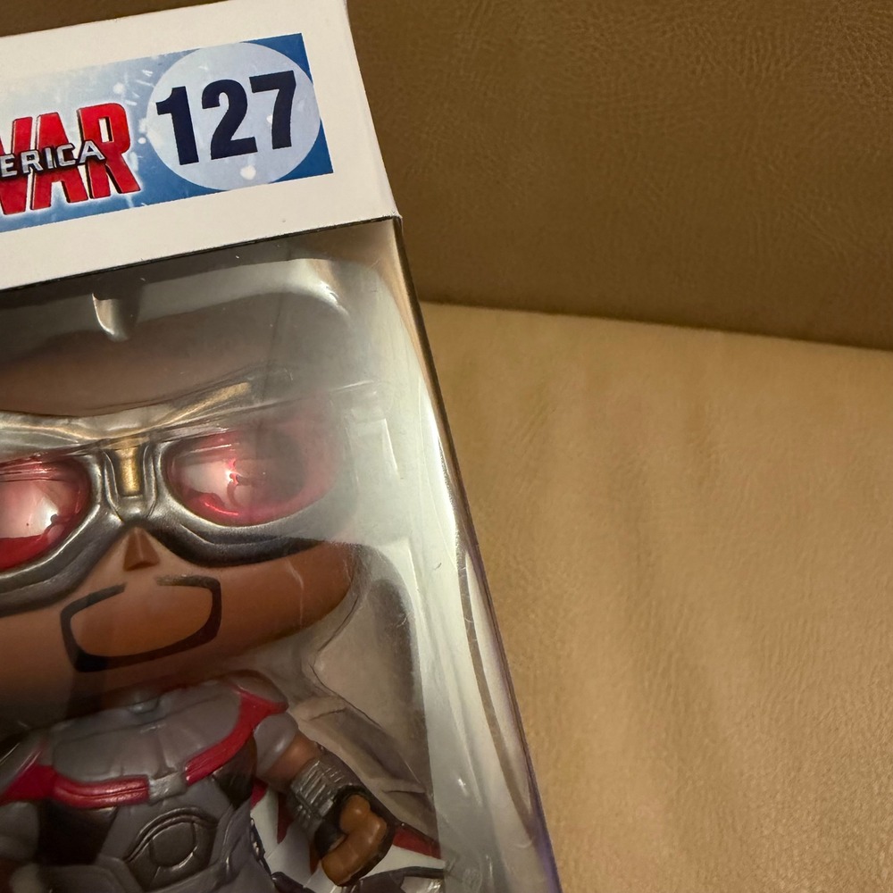 Falcon #127 Funko Pop Captain America Civil War Underground Toys Exclusive - Picture 8 of 10
